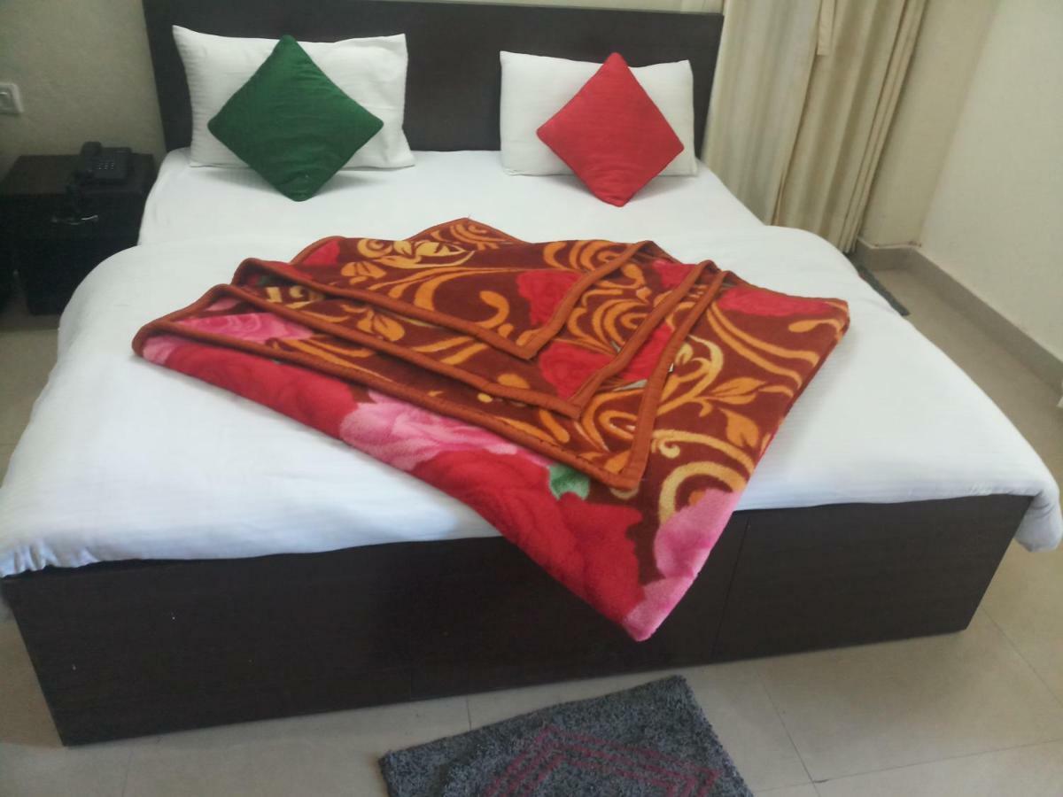 Hotel Vindhwashni Haldwani Exterior photo